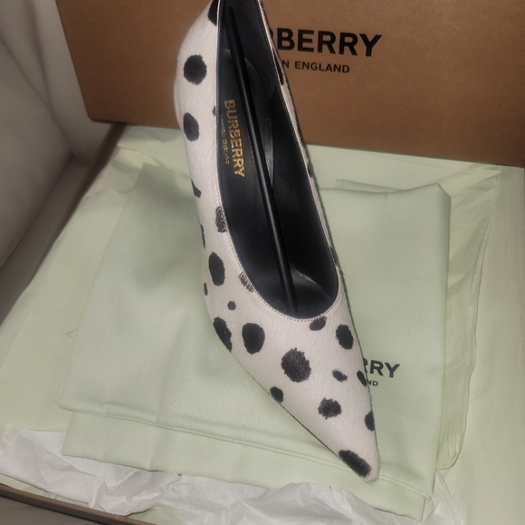 Authentic Burberry dalmation print pumps - Picture 2 of 2